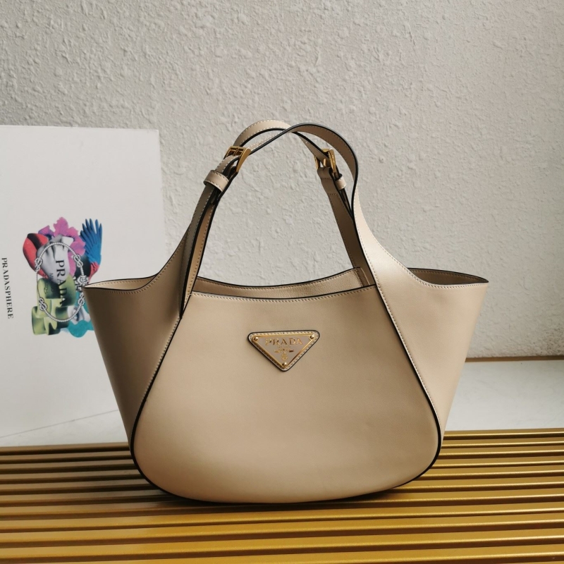 Pra*a shopping bags